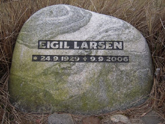 Billede af gravsten på Skagen Kirkegård