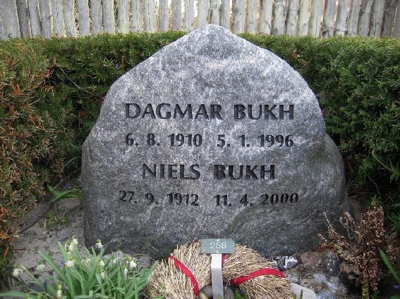 Billede af gravsten på Skagen Kirkegård