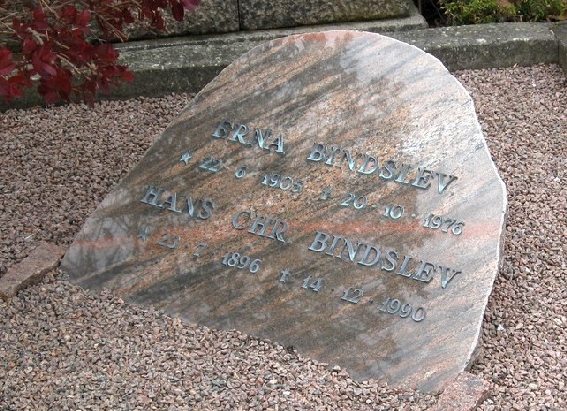 Billede af gravsten på Skagen Kirkegård