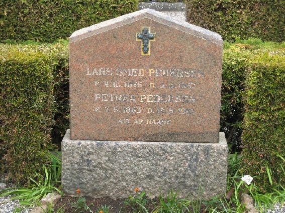 Billede af gravsten på Skagen Kirkegård