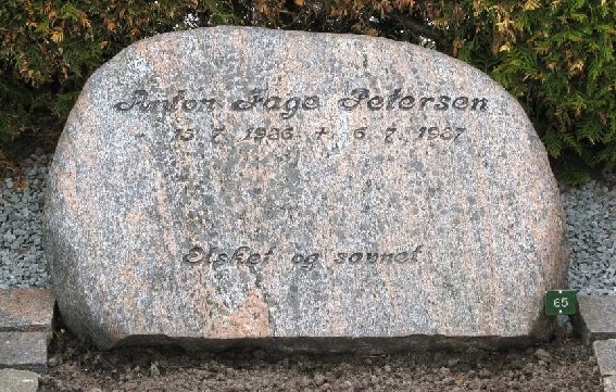 Billede af gravsten på Skagen Kirkegård