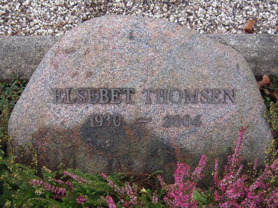 Billede af gravsten på Skagen Kirkegård