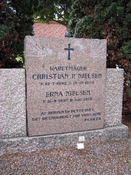 Billede af gravsten på Skagen Kirkegård