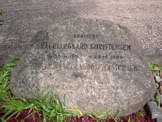 Billede af gravsten på Skagen Kirkegård