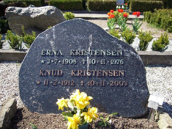 Billede af gravsten på Skagen Kirkegård