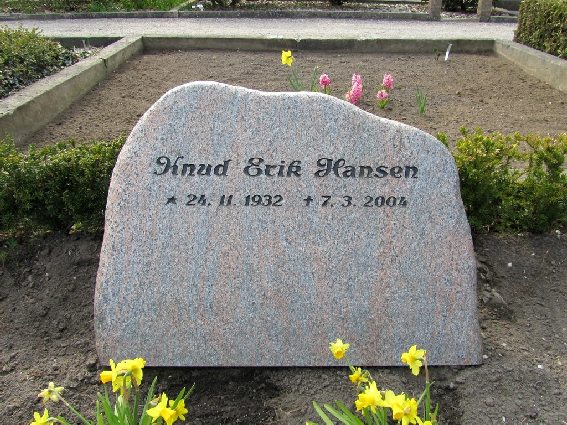 Billede af gravsten på Skagen Kirkegård