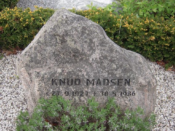 Billede af gravsten på Skagen Kirkegård