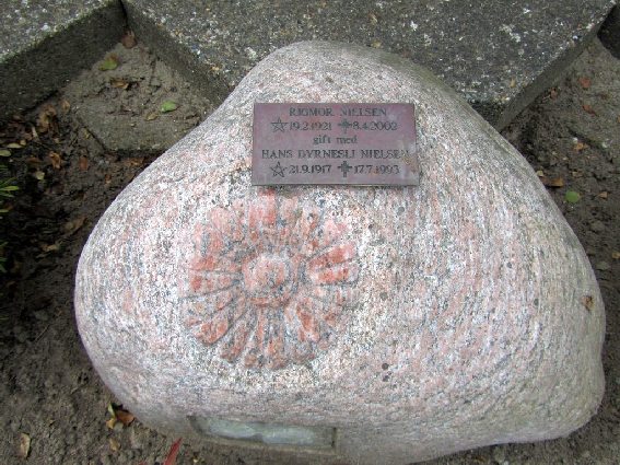 Billede af gravsten på Skagen Kirkegård