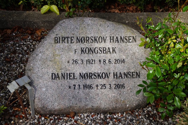 Billede af gravsten på Skagen Kirkegård