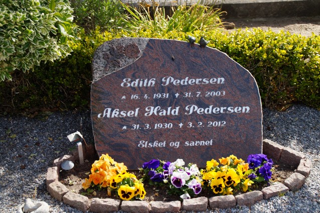 Billede af gravsten på Skagen Kirkegård
