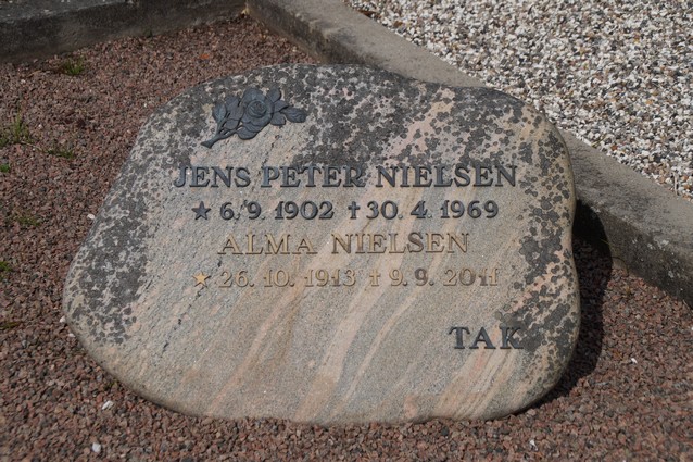 Billede af gravsten på Skagen Kirkegård