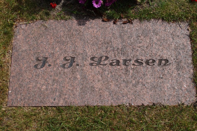Billede af gravsten på Skagen Kirkegård