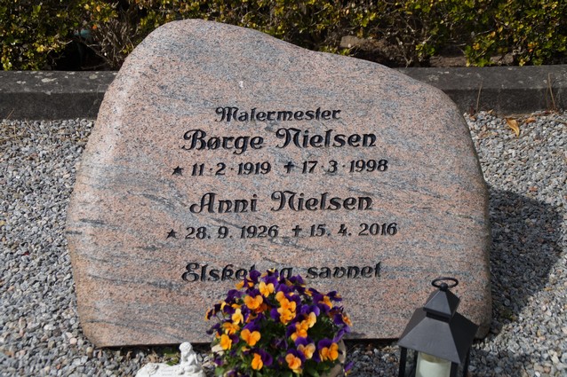 Billede af gravsten på Skagen Kirkegård